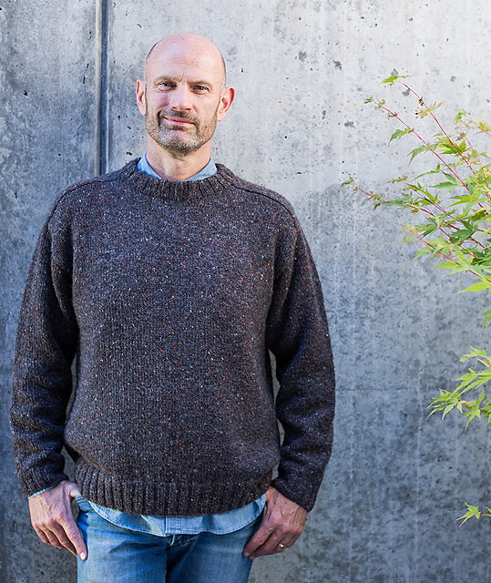 Saddle-Shoulder Men's Pullover by Churchmouse Yarns and Teas