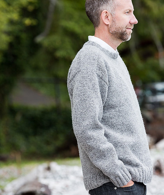 Saddle-Shoulder Men's Pullover by Churchmouse Yarns and Teas