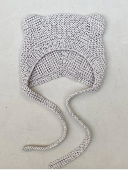 Lillerillebjørnhue by Pernille Larsen