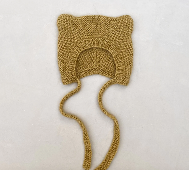 Lillerillebjørnhue by Pernille Larsen