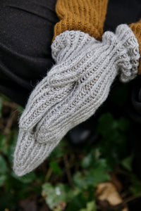 Laine Field Notes: 20 Textured Knits for Everyday Beauty by Olga Putano