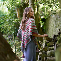 Holly Berry shawl by Anna Nikipirowicz