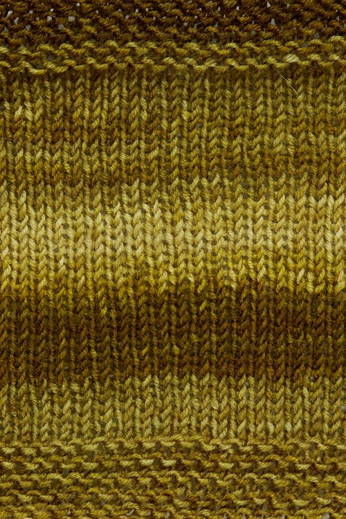 Urth Yarns Monokrom Fingering 3059 swatch