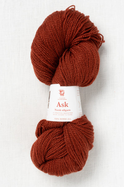 Hillesvåg Ask 6009 Reddish Brown