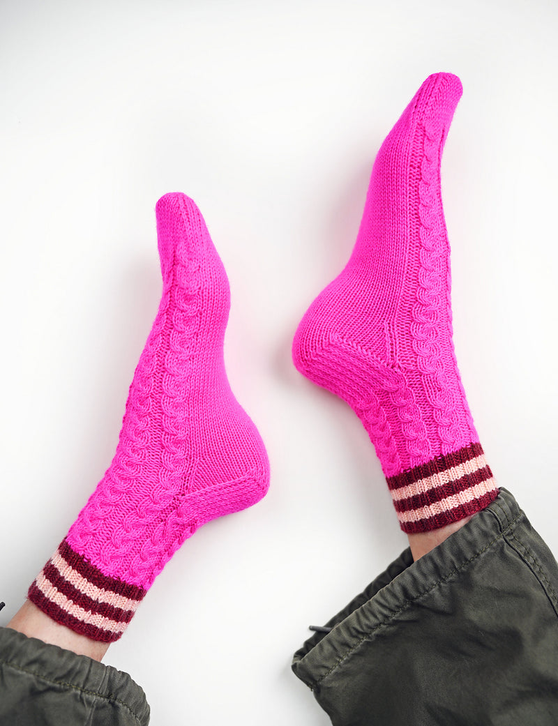 The Sock Obsession: Supercool Socks to Knit and Show Off by Summer Lee
