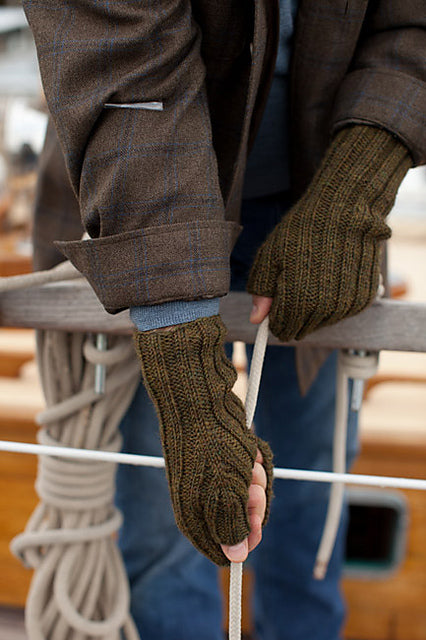 Ferryboat Mitts by Churchmouse Yarns and Teas