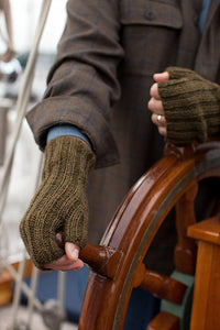 Ferryboat Mitts by Churchmouse Yarns and Teas