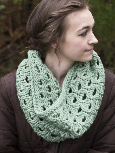 Pensativa Cowl by Shannon Dunbabin