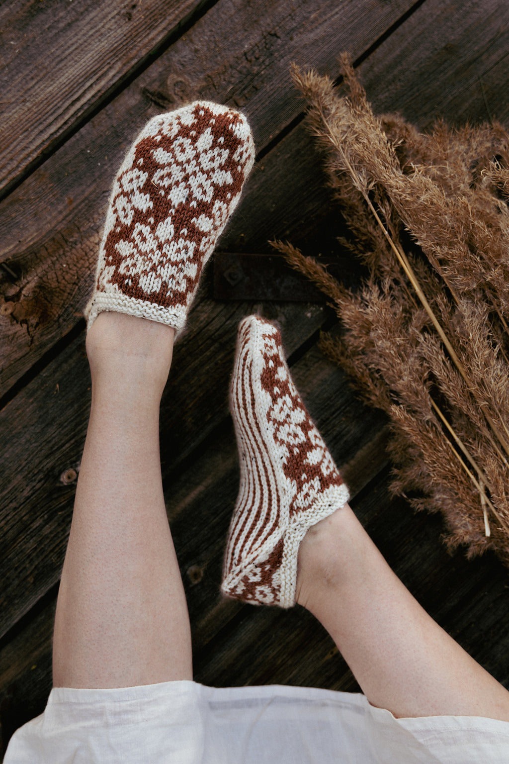 Lakeside Stitches: Gentle Knits from the North by Ronja Hakalehto