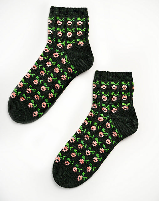 The Sock Obsession: Supercool Socks to Knit and Show Off by Summer Lee