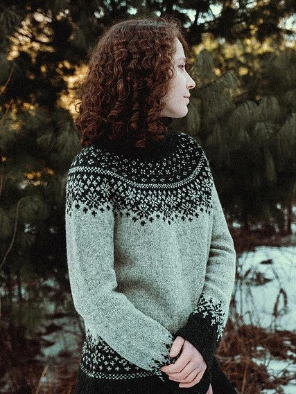 Schneeflocken by Sarah Solomon – Into the Wool