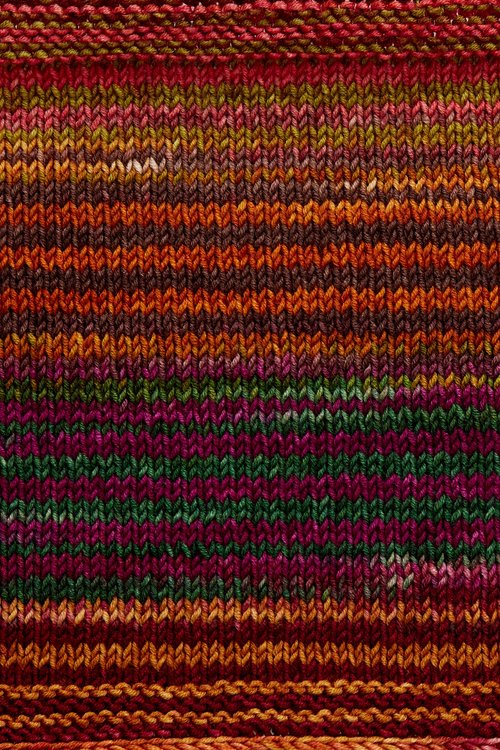 Urth Yarns Uneek Worsted 4008 swatch