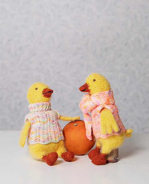 Laine Mouche Friends: Seamless Toys to Knit Love by Cinthia