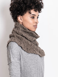 Clarissa Cabled Cowl