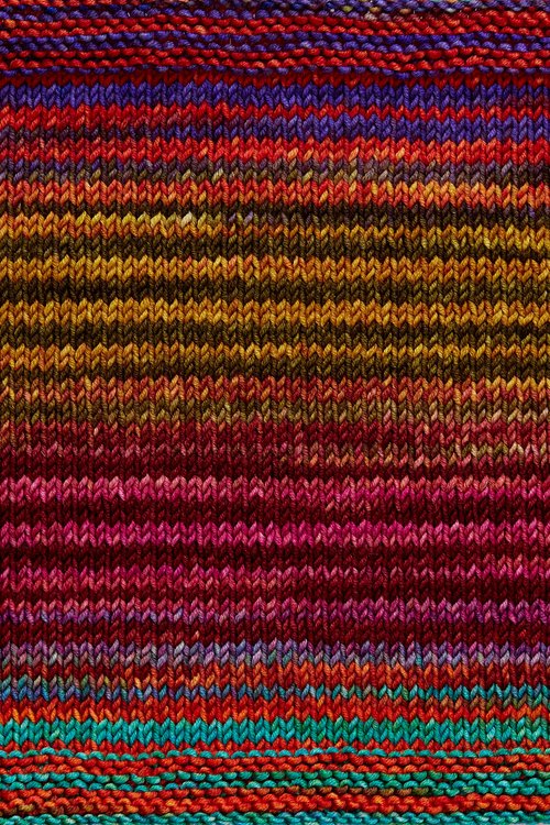 Urth Yarns Uneek Worsted 4007 swatch