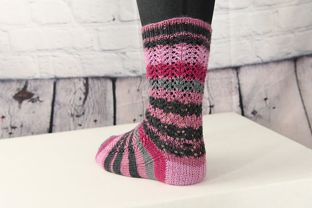 Simple Lace Socks