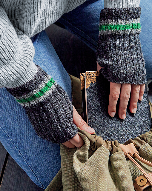 Harry Potter Knitting Magic: More Patterns from Hogwarts & Beyond by Tanis Gray