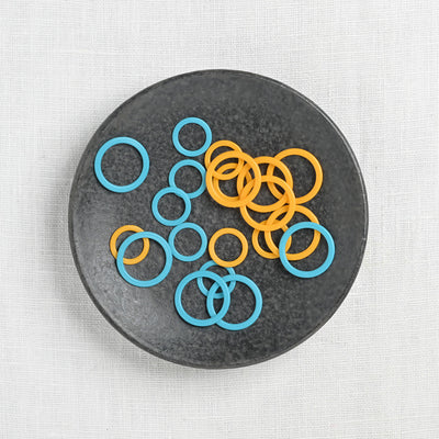 Clover Soft Jumbo Stitch Ring Markers 20 ct. (10 large, 10 small)