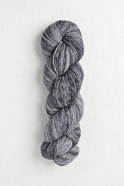 urth yarns monokrom fingering 3064